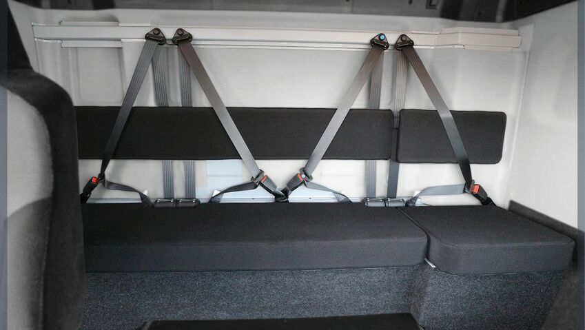 Découvrez la banquette relevable sur coffre Brevet Carrosserie