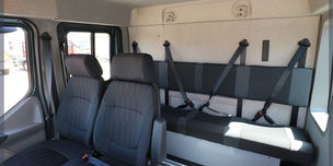 Une cabine de camion pouvant transporter jusqu'à 7 passagers