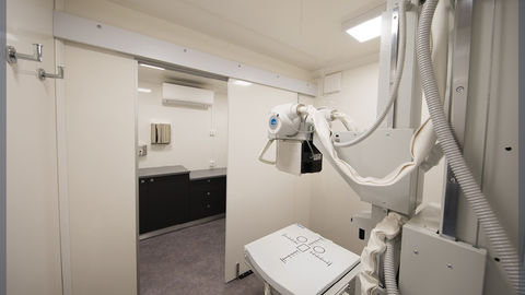 Salle de radiologie spécialisée dans le dépistage de la tuberculose