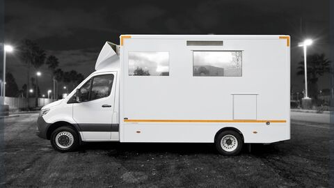 Un bureau mobile compact et spacieux