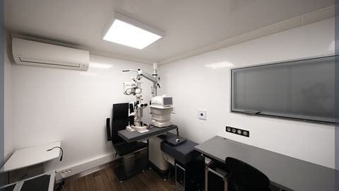 Mobile tele-consultation unit for ophthalmology