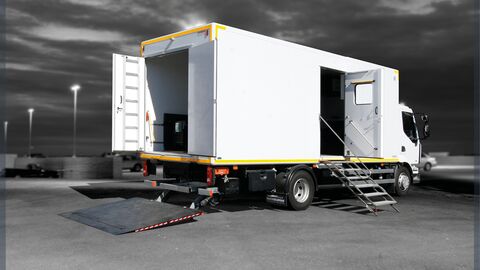 Camion laboratoire mobile opérationnel et autonome