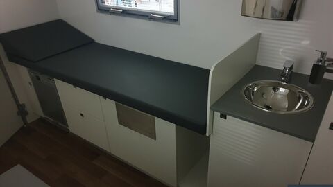 Unité mobile de santé au travail avec secrétariat de biométrie et cabinet médical