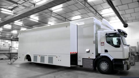 Mobile training unit with extension for the Army in our workshops
