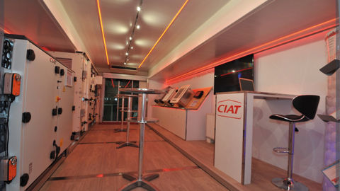 Mobile shop to compensate for the closure of fixed shops