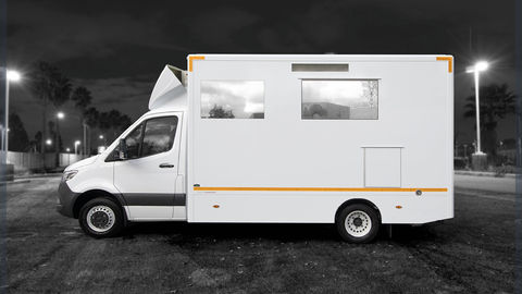 A compact and spacious mobile office