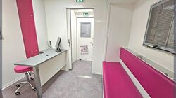 Entrance and reception of the mobile medical imaging unit