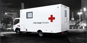 Centre médical mobile avec secrétariat et consultations dont prélèvements médicaux et gynécologiques