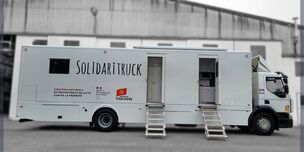 Camion solidaire Solidaritruck pour aller au-devant des populations les plus démunies