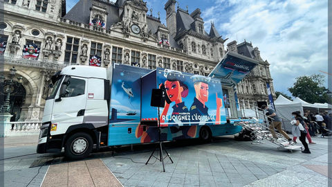 Mobile promotion buse for the National Navy