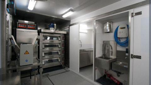 Mobile restaurant unit to practice culinary know-how