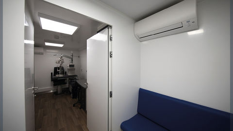 Mobile tele-consultation unit for ophthalmology