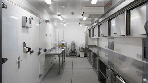 Restaurant truck with space for excellent working conditions