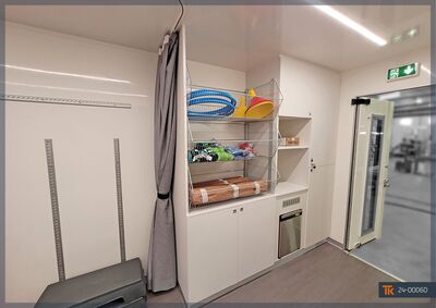 Unité mobile optimisée pour le rangement de nombreux matériels sportifs