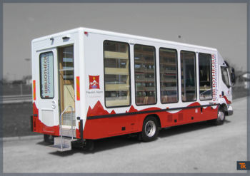 Un bibliobus pour aller au devant des populations et apporter la culture