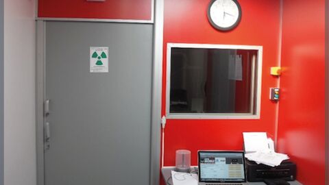 Mobile examination room for CT scan