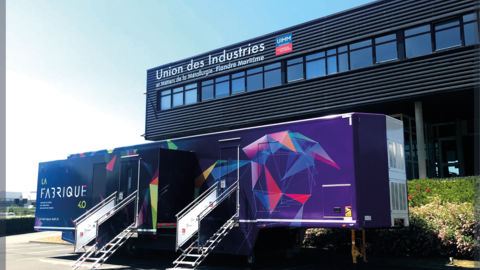 Semi-remorque de promotion dont l'objectif est de faire découvrir l'industrie