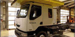 Crash test pour simuler un retournement de cabine