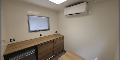 An office as comfortable as functional to discuss in complete confidentiality