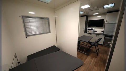 Adjustable space inside the mobile office