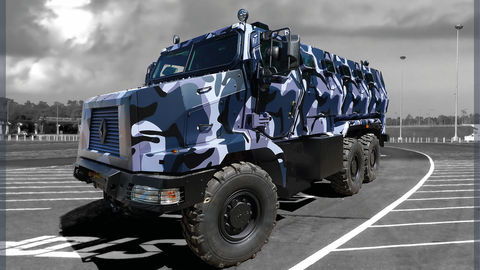 Mobile command post that can be deployed on any terrain