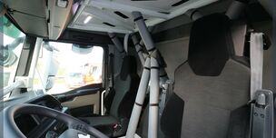 Découvrez l'arceau intérieur ROPS FOPS de Brevet Carrosserie