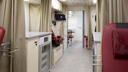 Unité de don du sang équipée d'une salle de prélèvements de 4 lits