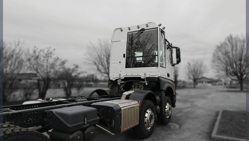 Un camion équipé d'un vitrage panoramique pour une visibilité optimale