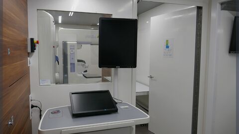 X-ray reading room on screens