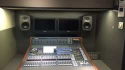 Ce studio d’enregistrement audio est équipé de deux studios indépendants