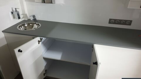 Unité mobile de santé au travail avec secrétariat de biométrie et cabinet médical