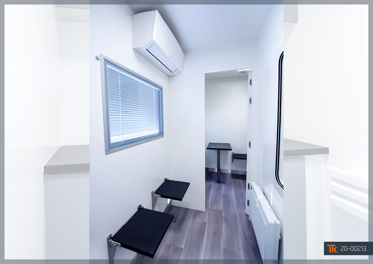 Waiting room for an organized breast cancer screening campaign