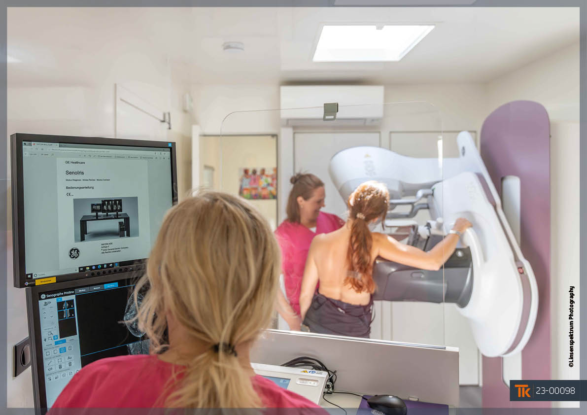 Grâce à l'unité mobile, le dépistage du cancer du sein est rendu accessible à toutes les femmes